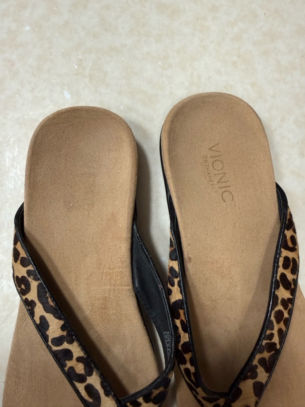 Vionic orthaheel Selena Leopard Calf Hair Sandal flip flop 10 - Picture 3 of 7